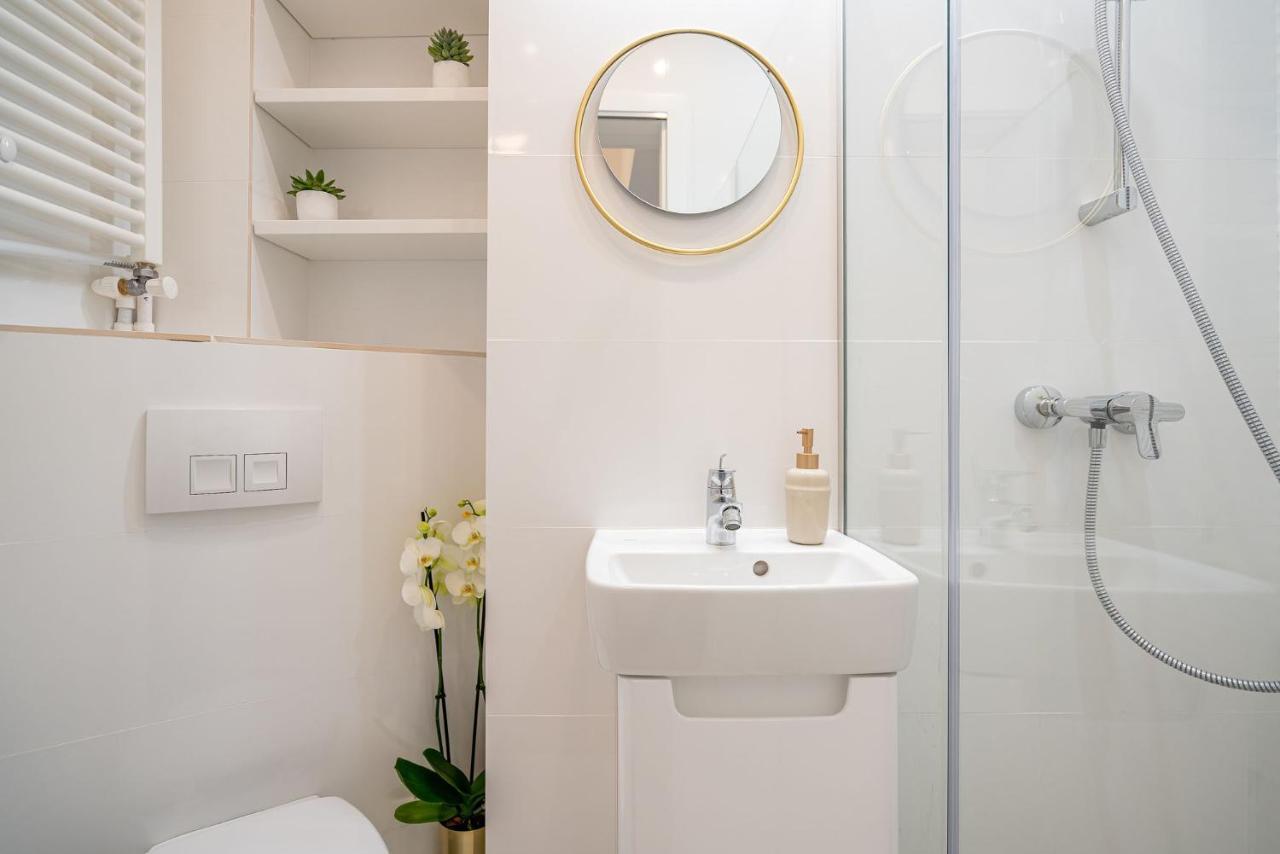 Style And View Bucharest City Center Aparthotel Ngoại thất bức ảnh